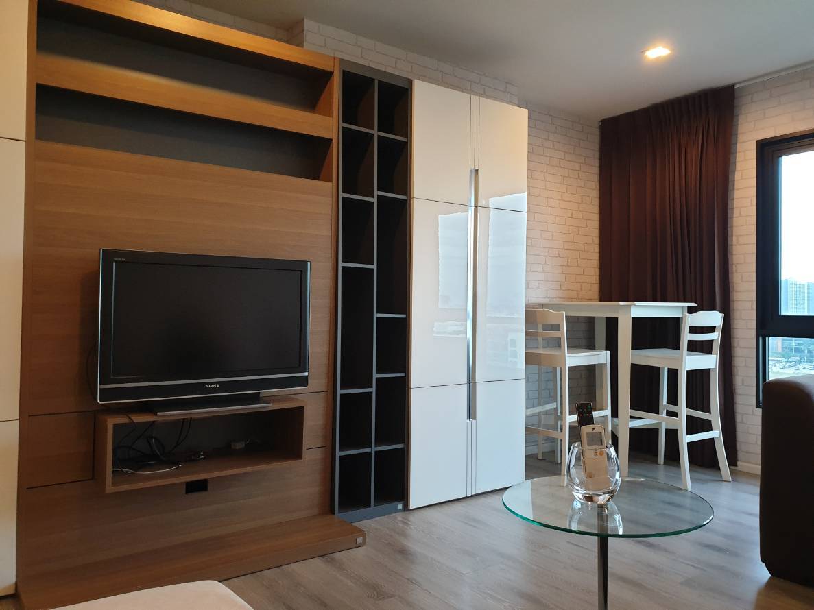 Knightsbridge Bearing  ทีวี ตู้เสื้อผ้า โตีะอาหาร.jpg