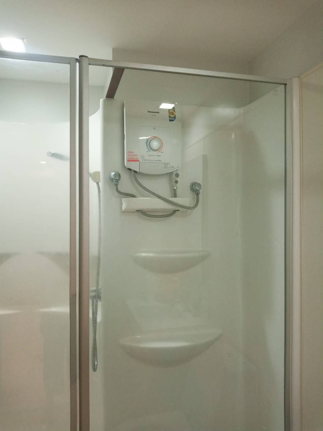 The Room Ratchada-Ladprao ห้องอาบน้ำ.jpg