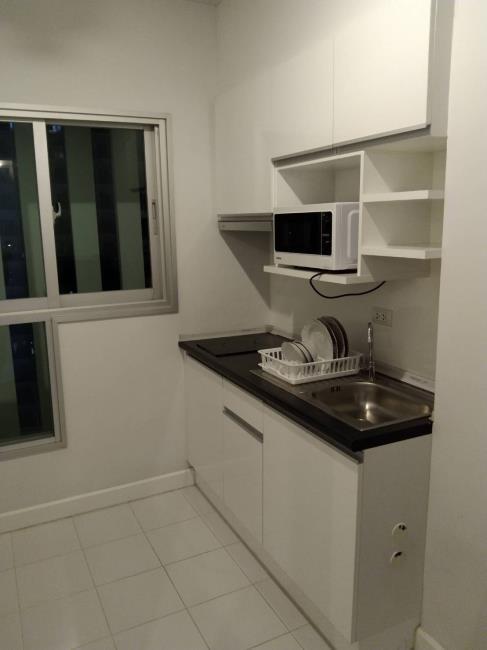 The Parkland Phetkasem Condominium ครัว.jpg