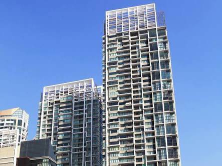 The Emporio Place ตึก.jpg
