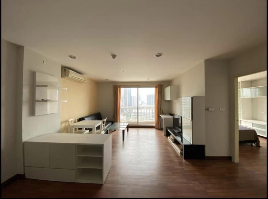 เซ็นทริค ซีน พหลโยธิน 9  ชั้นวาง1.jpg