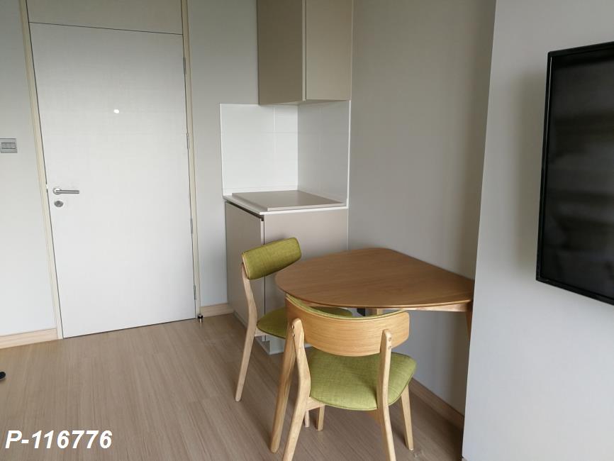 Lumpini Suite Phetchaburi-Makkasan โต๊ะกินข้าว.jpg